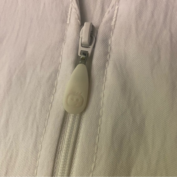 Four-Stretch White Scrub Top GUC M - Picture 5 of 7